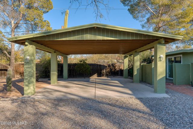 7076 E Arrowhead Drive, Tucson, AZ 85715