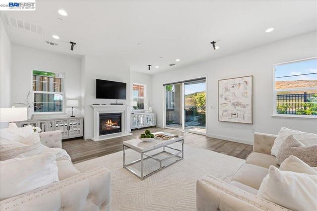 4527 Pine Mountain Way, Dublin, CA 94568