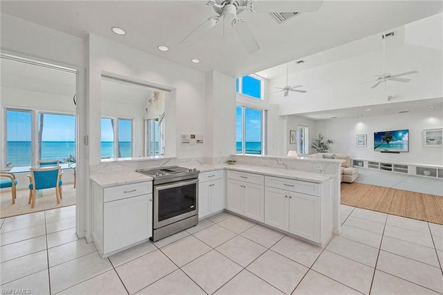 30 3rd AVE S, Naples, FL 34102