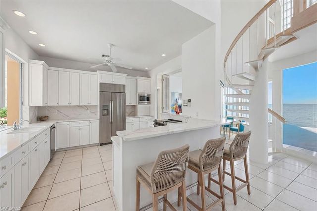30 3rd AVE S, Naples, FL 34102