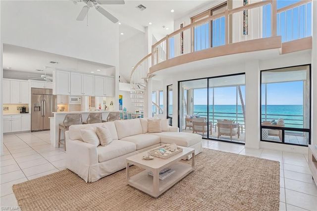 30 3rd AVE S, Naples, FL 34102