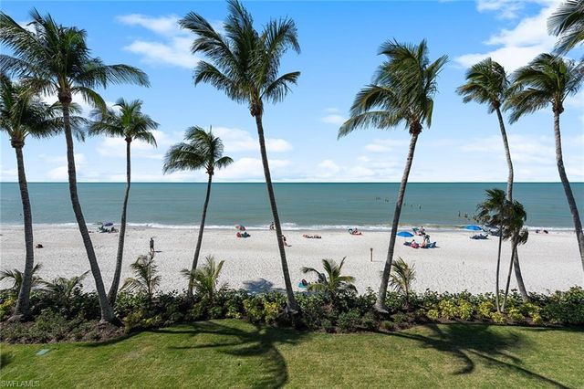 30 3rd AVE S, Naples, FL 34102
