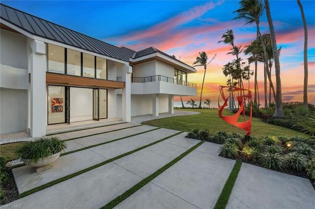 30 3rd AVE S, Naples, FL 34102