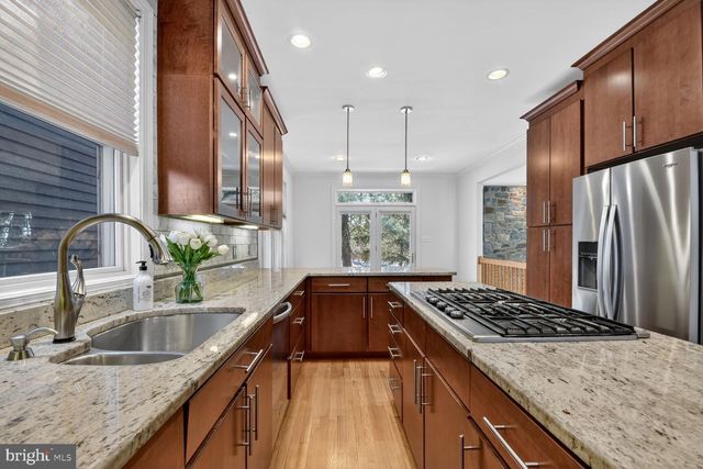 5516 THORNBUSH CT, Bethesda, MD 20814