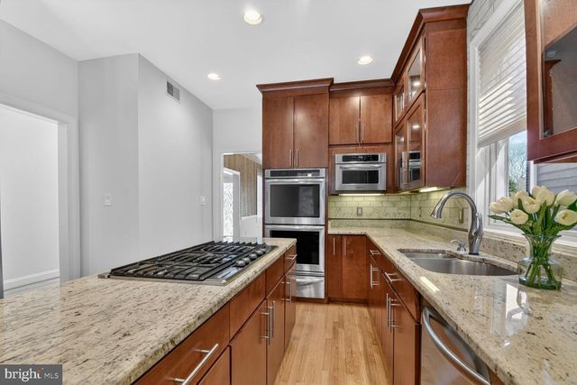 5516 THORNBUSH CT, Bethesda, MD 20814