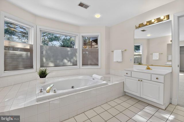 5516 THORNBUSH CT, Bethesda, MD 20814