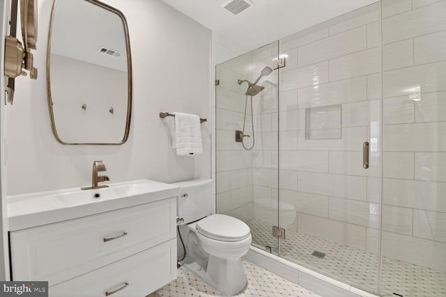 5516 THORNBUSH CT, Bethesda, MD 20814