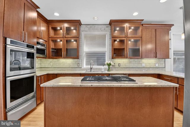 5516 THORNBUSH CT, Bethesda, MD 20814