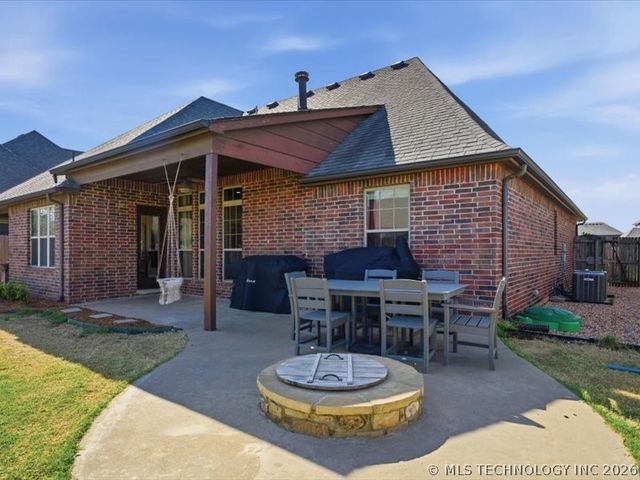 307 W 128th Street S, Jenks, OK 74037