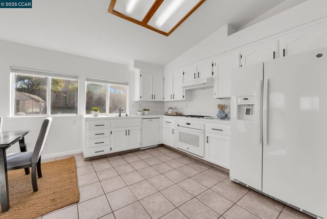 1971 Glarner St, Hollister, CA 95023