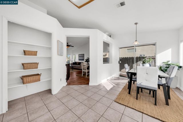 1971 Glarner St, Hollister, CA 95023