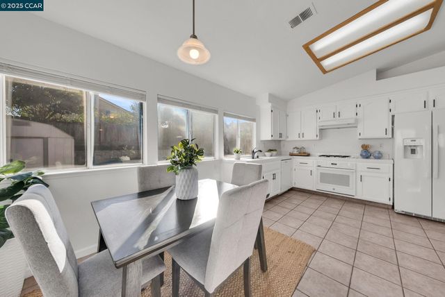 1971 Glarner St, Hollister, CA 95023