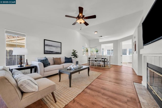 1971 Glarner St, Hollister, CA 95023