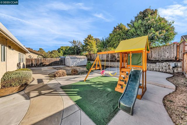 1971 Glarner St, Hollister, CA 95023