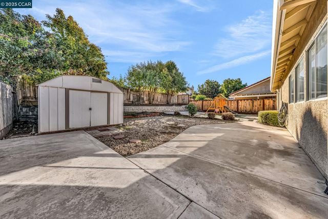 1971 Glarner St, Hollister, CA 95023