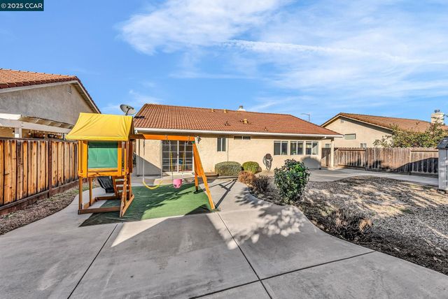 1971 Glarner St, Hollister, CA 95023