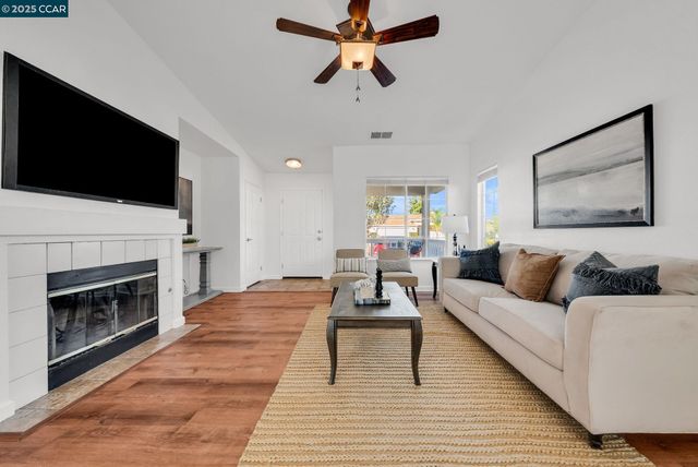 1971 Glarner St, Hollister, CA 95023