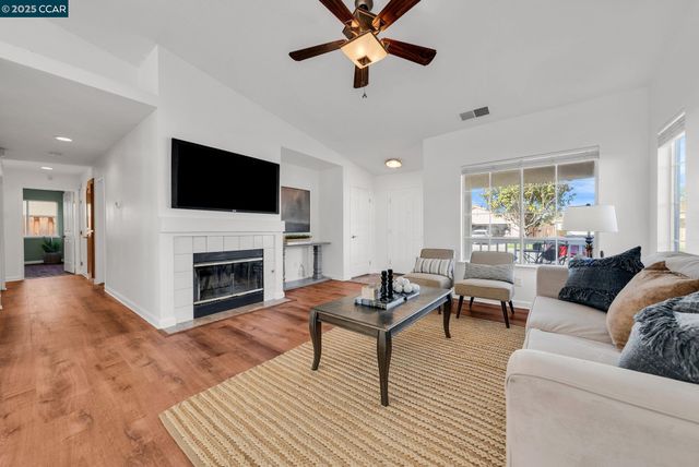 1971 Glarner St, Hollister, CA 95023