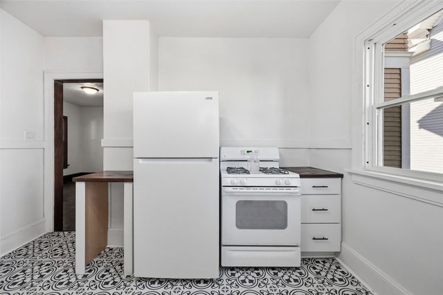 1410 7th Avenue SE, Cedar Rapids, IA 52403