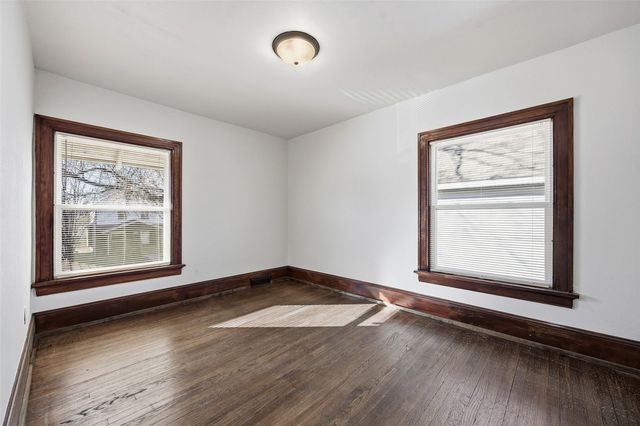 1410 7th Avenue SE, Cedar Rapids, IA 52403