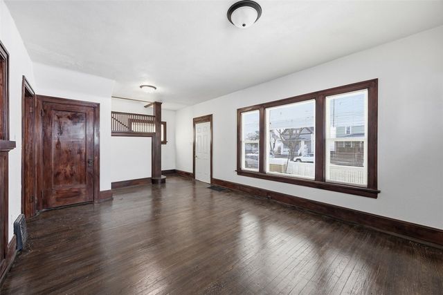 1410 7th Avenue SE, Cedar Rapids, IA 52403