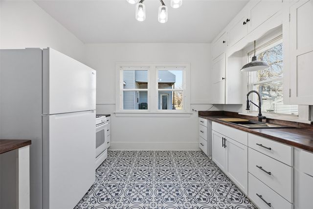 1410 7th Avenue SE, Cedar Rapids, IA 52403