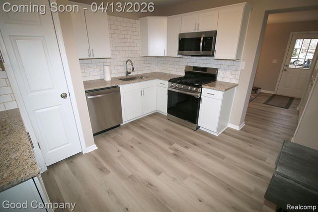 22859 Almond Avenue, Eastpointe, MI 48021