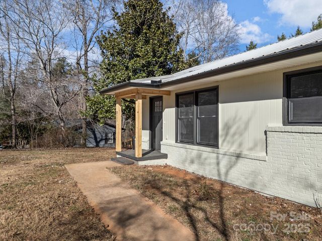 815 Peniel Road, Columbus, NC 28722