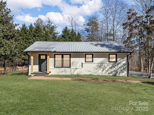 815 Peniel Road, Columbus, NC 28722