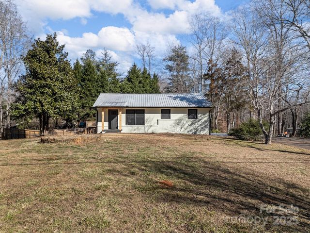 815 Peniel Road, Columbus, NC 28722