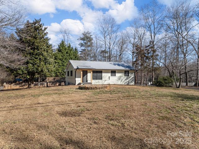 815 Peniel Road, Columbus, NC 28722