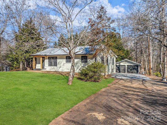 815 Peniel Road, Columbus, NC 28722