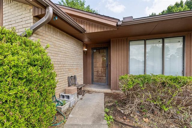 9712 Willow Wind Drive, Midwest City, OK 73130