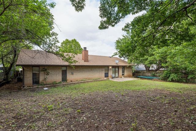 9712 Willow Wind Drive, Midwest City, OK 73130
