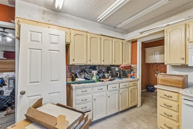 9712 Willow Wind Drive, Midwest City, OK 73130