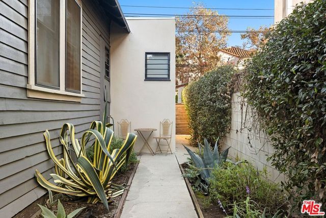 1515 Echo Park Avenue, Los Angeles, CA 90026