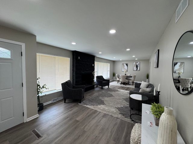 6910 Ash Avenue, Gary, IN 46403