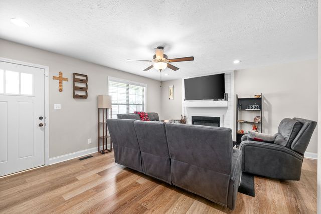 177 Bonnell Dr, Clarksville, TN 37042