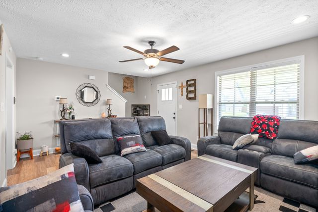 177 Bonnell Dr, Clarksville, TN 37042