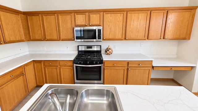 1566 Benzie Circle, Romeoville, IL 60446