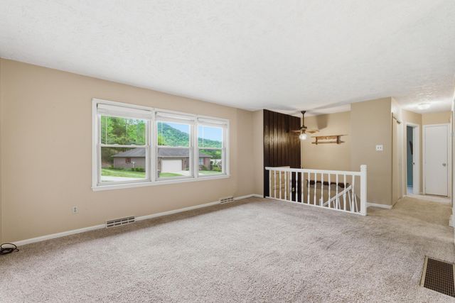 115 Meade Drive, Irvine, KY 40336