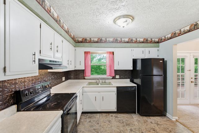 115 Meade Drive, Irvine, KY 40336