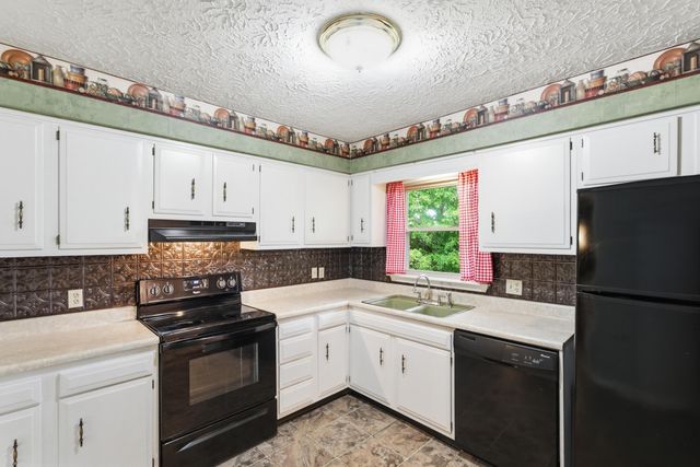 115 Meade Drive, Irvine, KY 40336