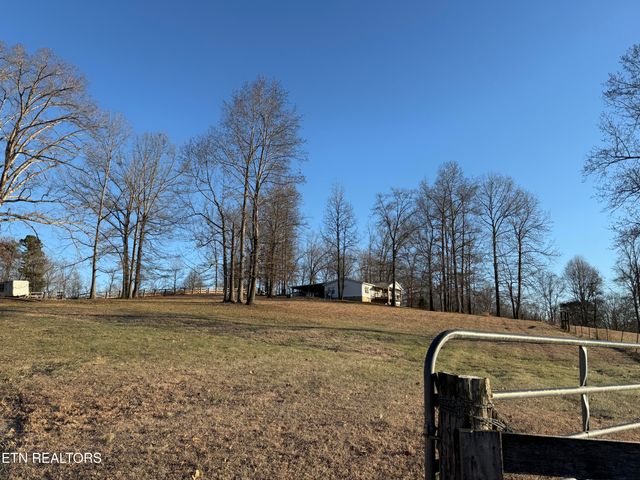467 Russell Hill Rd, Speedwell, TN 37870