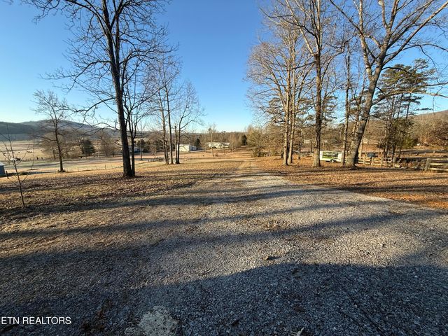 467 Russell Hill Rd, Speedwell, TN 37870