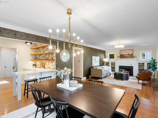 7221 Sw BRIER Pl, Portland, OR 97219