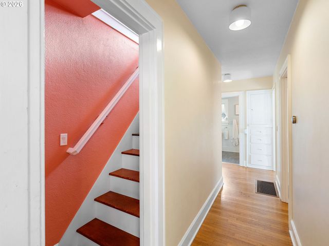 7221 Sw BRIER Pl, Portland, OR 97219