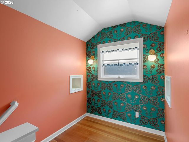 7221 Sw BRIER Pl, Portland, OR 97219