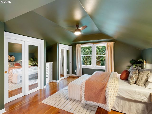 7221 Sw BRIER Pl, Portland, OR 97219