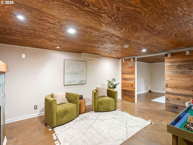 7221 Sw BRIER Pl, Portland, OR 97219